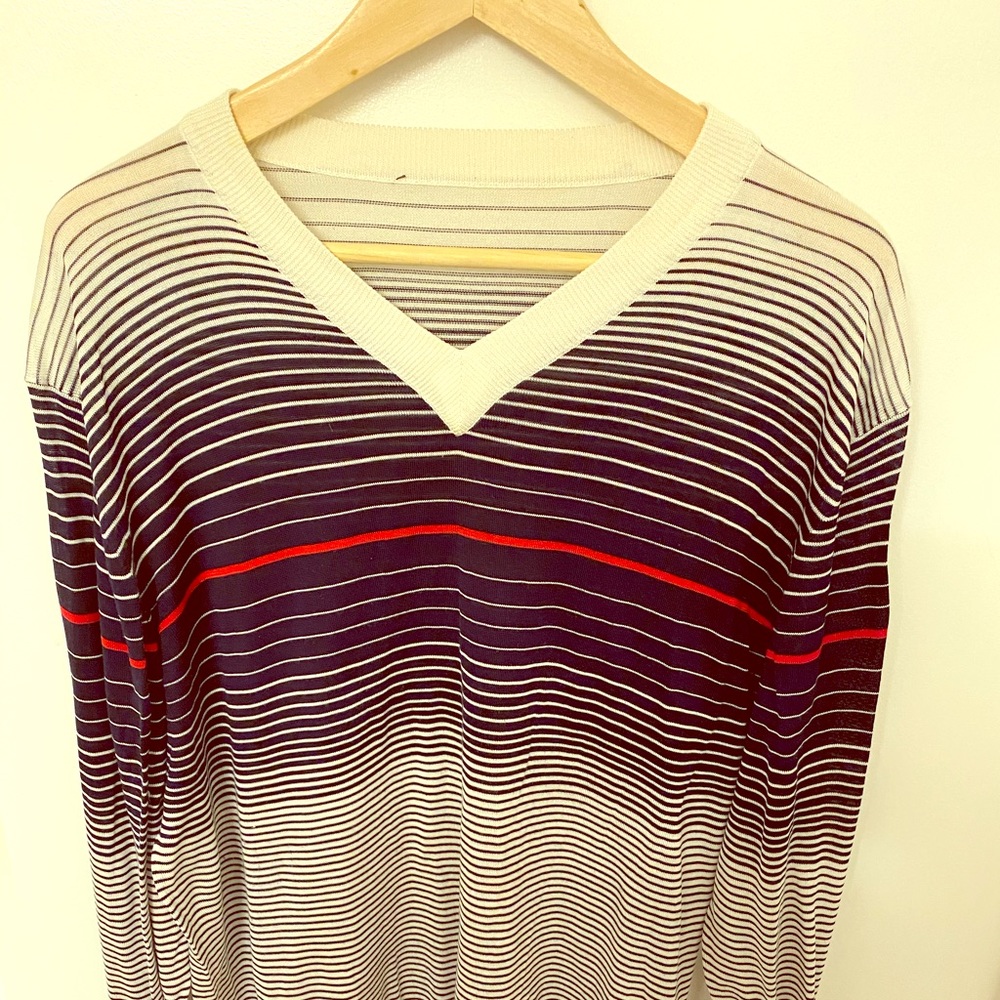D&G men’s light sweater over the shirt type